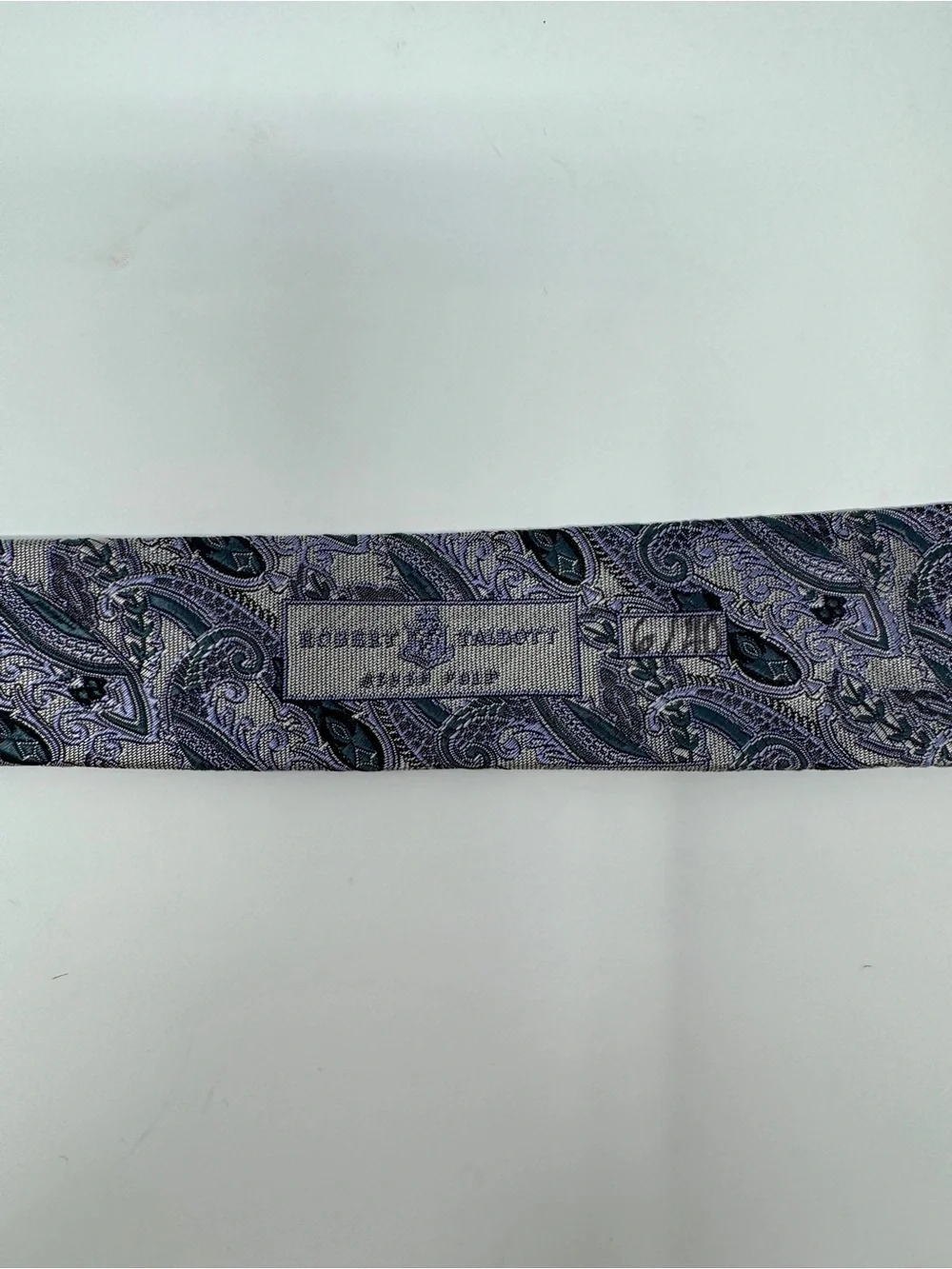 Robert Talbott Seven Fold #6/40 Silver Paisley Silk Tie 63in